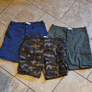 3 Pail Of Men's Camo, Blue, and Green Cargo Shorts